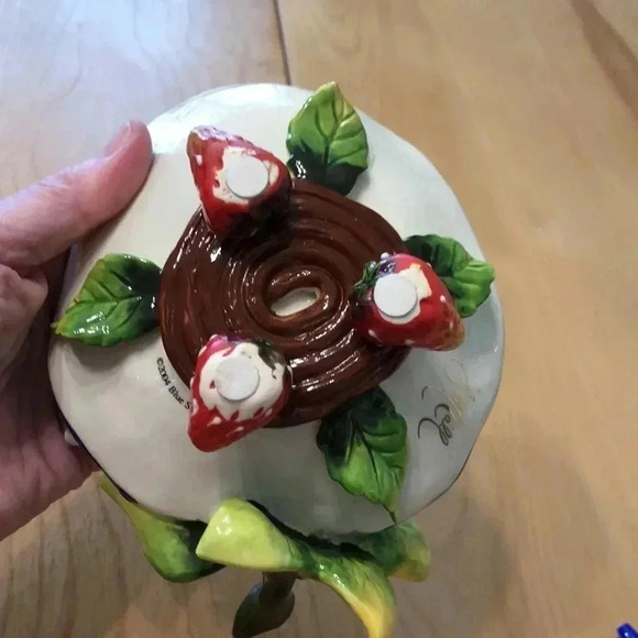 J McCall strawberry footed floral & strawberry dish and spoon with strawberry. - Picture 4 of 8